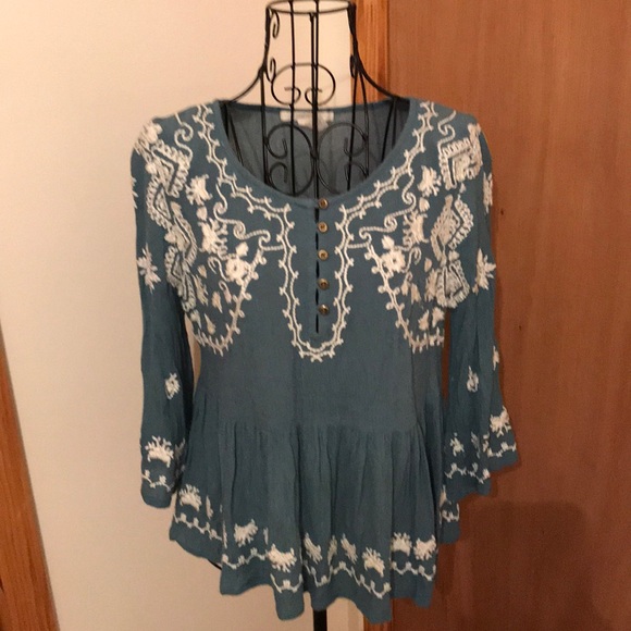 Forever 21 Tops - Forever 21 Blouse 😍❤️